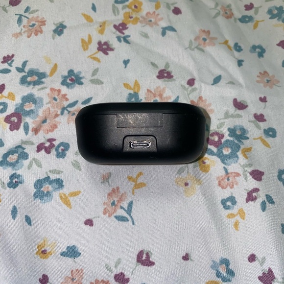 Philips Black Wireless Earbuds - Picture 2 of 2